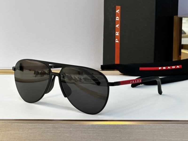 RAY BAN